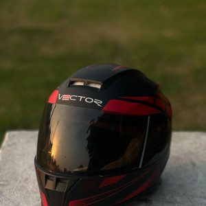 Vector V1 Full-Face Helmet – Matte Black & Red